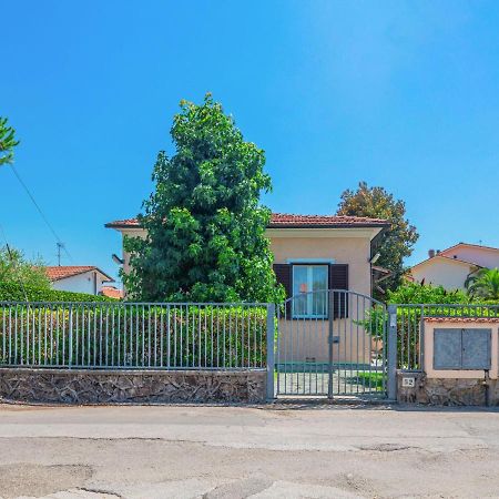 Holiday Home Francesca By Interhome Marina di Pietrasanta Exterior photo
